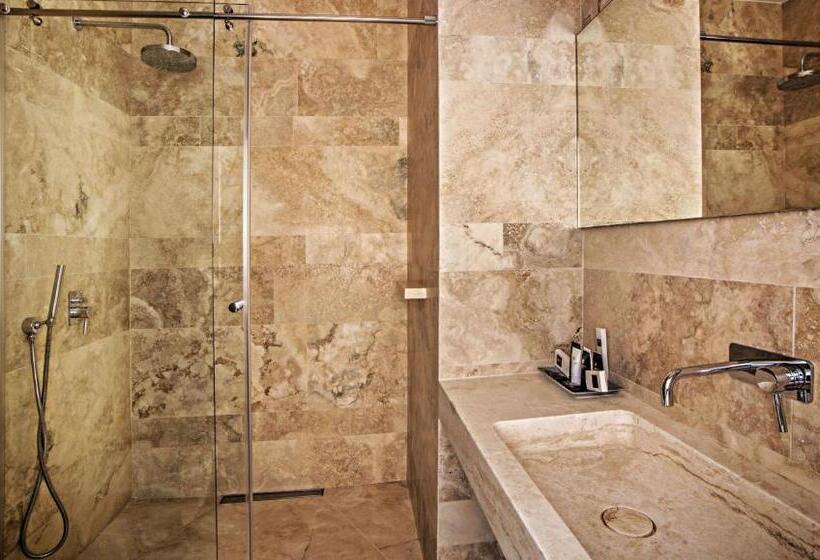 اتاق استاندارد, Golden Crown