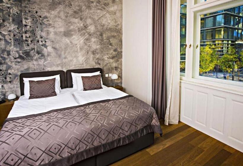 اتاق سوپریور با چشمانداز, Golden Crown