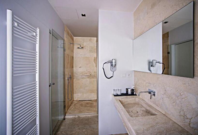 اتاق سوپریور, Golden Crown