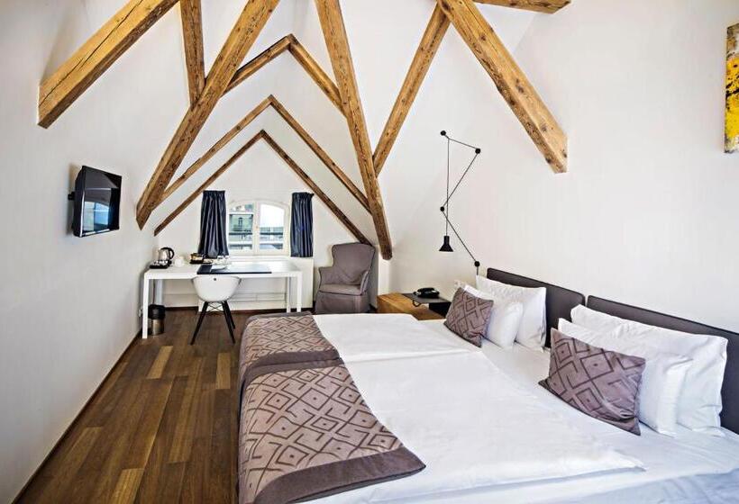 اتاق سوپریور, Golden Crown