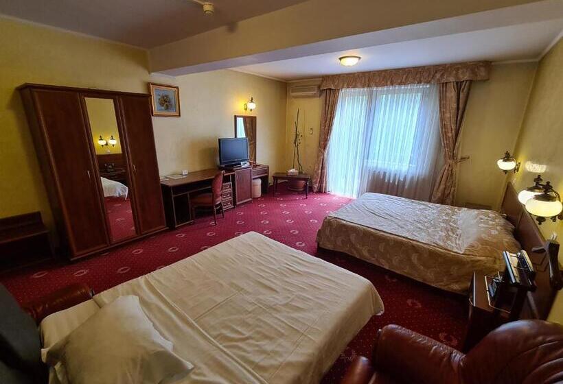 חדר דלוקס עם מרפסת, Golden House