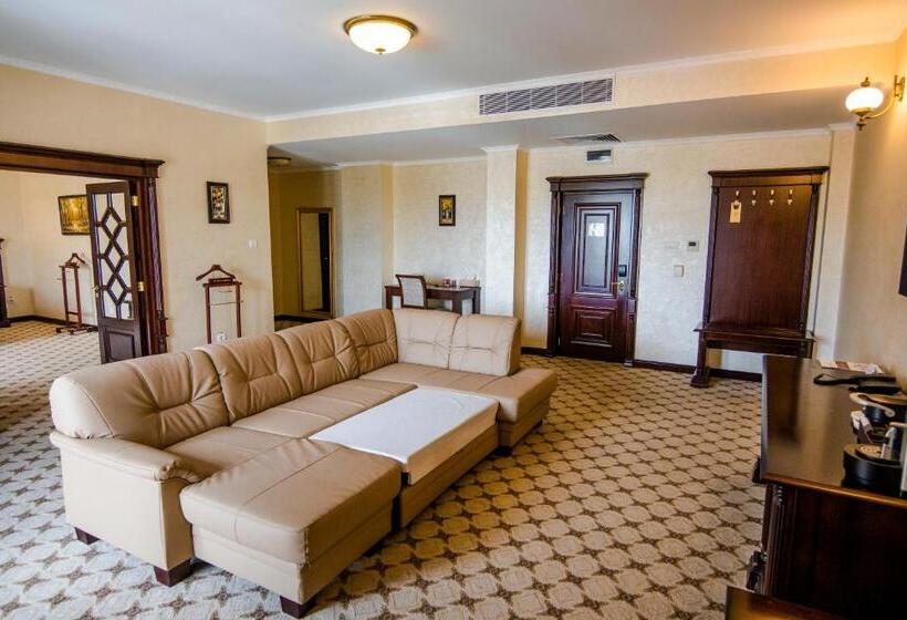 Люкс Deluxe Кровать Кинг, Golden House