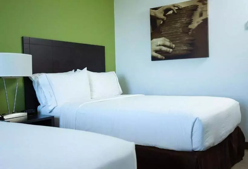 اتاق استاندارد با چشم‌انداز دریاچه, Holiday Inn Express Managua, An Ihg