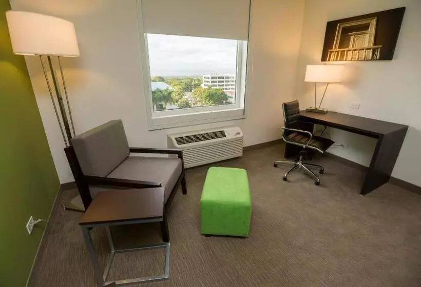 اتاق استاندارد با تخت بزرگ, Holiday Inn Express Managua, An Ihg