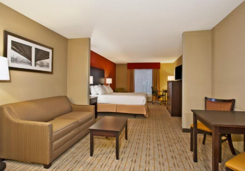 جناح سرير كينج, Holiday Inn Express & Suites Springfield, An Ihg