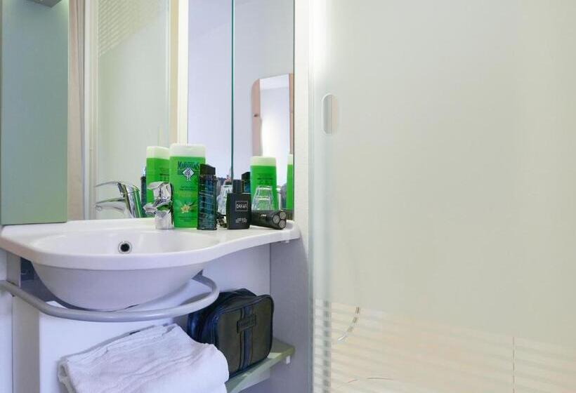 اتاق استاندارد با تخت‌های تاشو, Ibis Budget Paris La Villette 19eme
