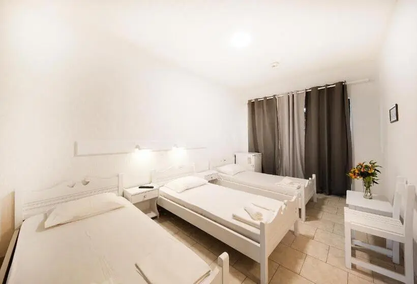 Habitació Triple Estàndard, Le Mirage