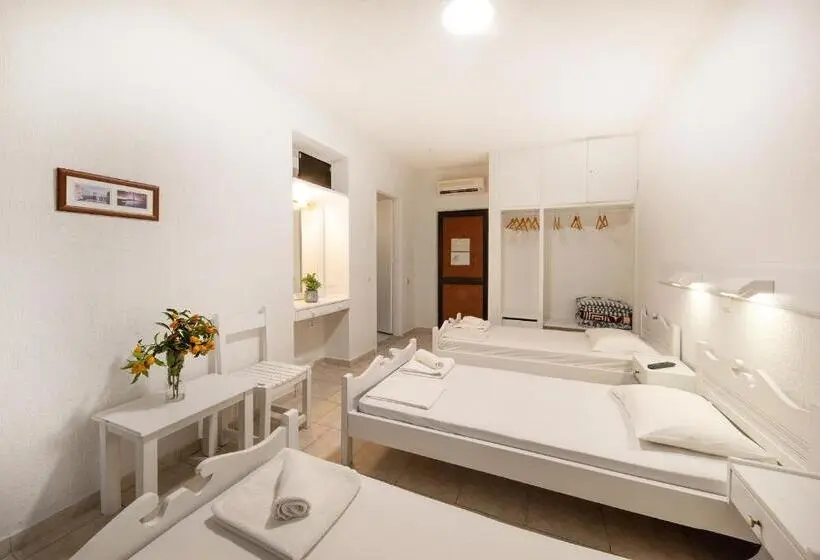 Habitació Triple Estàndard, Le Mirage