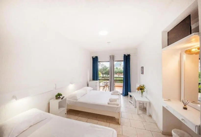 Habitació Triple Clàssica, Le Mirage