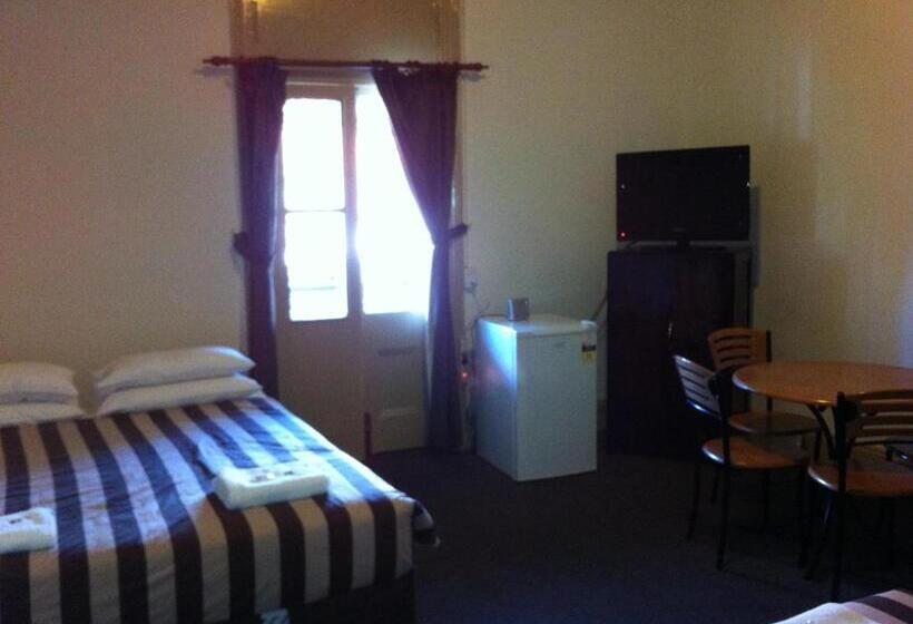 带共用浴室的标准房间, Metropolitan