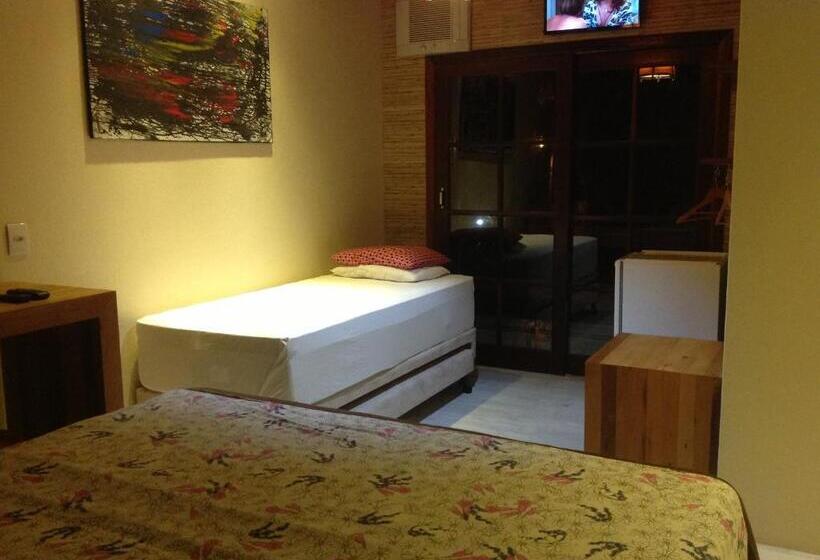 غرفة قياسية ثلاثية مزودة بشرفة, Pousada A Cabana