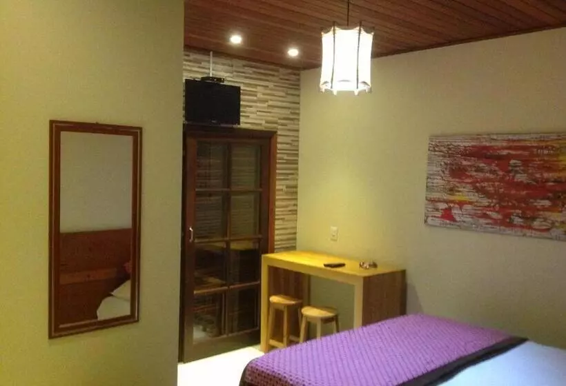 Standard Kolmen Hengen Huone Parveke, Pousada A Cabana