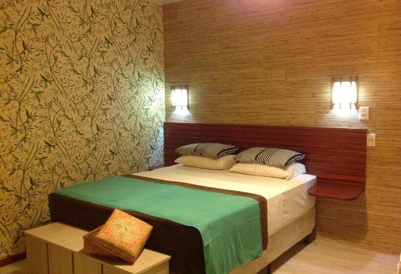 غرفة قياسية رباعية مزودة بشُرفة, Pousada A Cabana