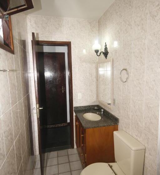 标准三人间, Pousada Do Marujo