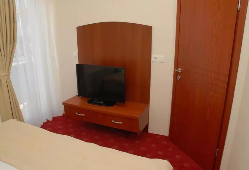 آپارتمان 2 خوابه با بالکن, Salida