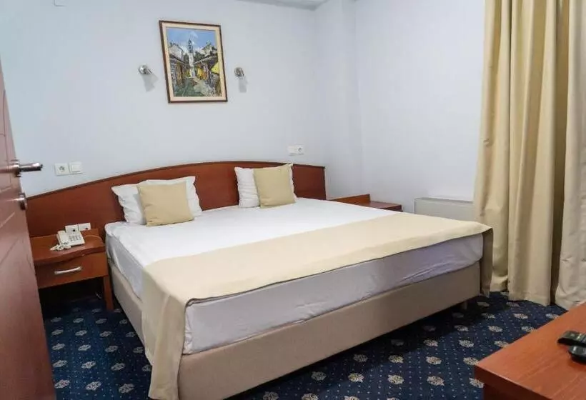 آپارتمان 2 خوابه با بالکن, Salida