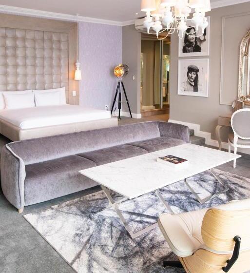 Deluxe Suite Sea View, The Marly Boutique