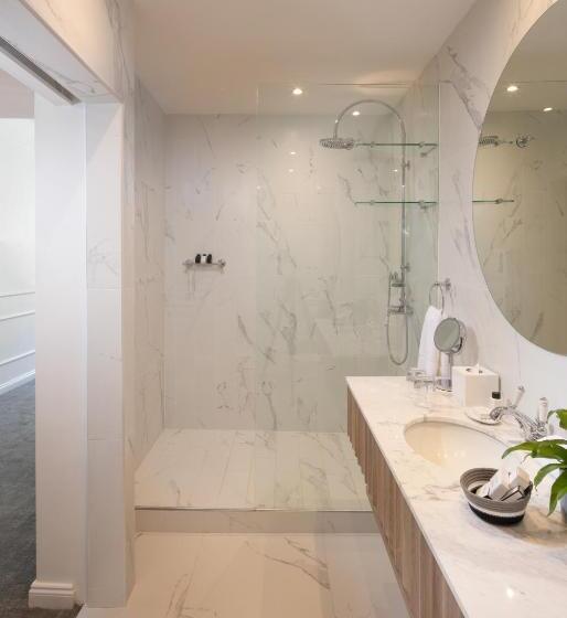 اتاق استاندارد با چشمانداز کوهستان, The Marly Boutique