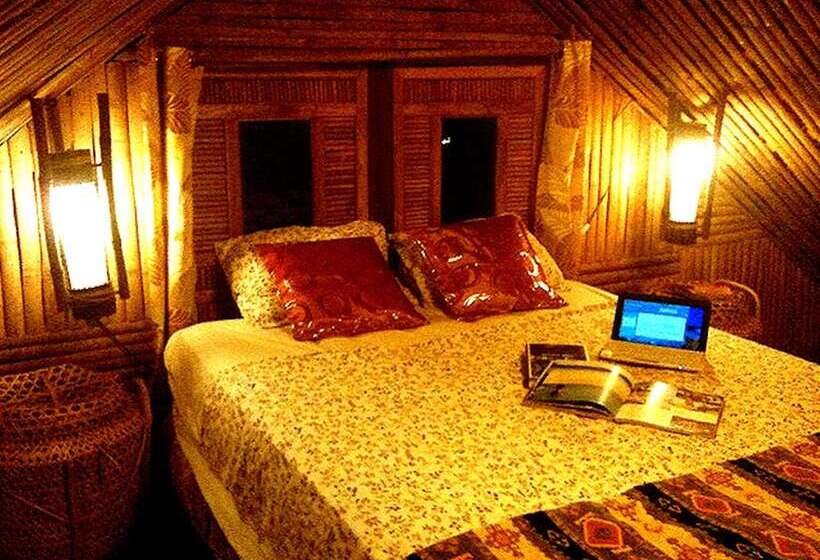 Дом 1 Спальня, The Village House