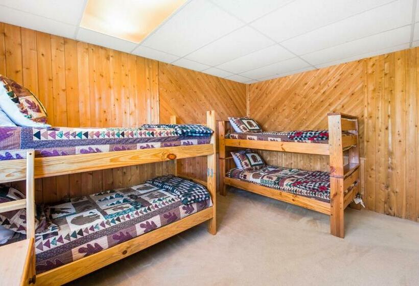 شقة غرفة واحدة, Mountain Seclusion