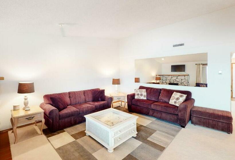 شقة غرفتين, Rainbow Rock 303