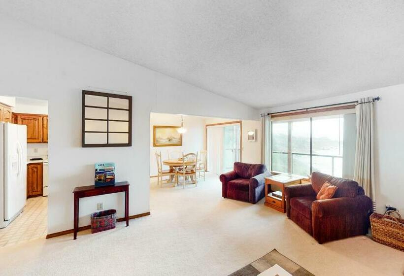 شقة غرفتين, Rainbow Rock 303