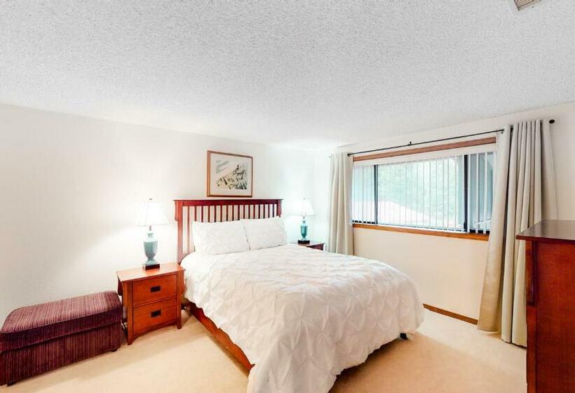 شقة غرفتين, Rainbow Rock 303