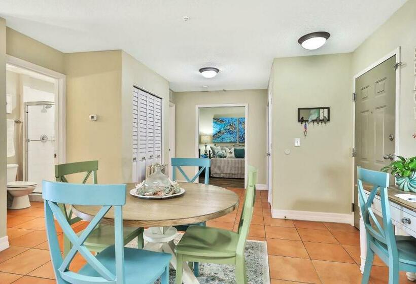 شقة غرفتين, Bay Front Oasis