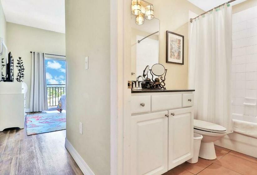 شقة غرفتين, Bay Front Oasis