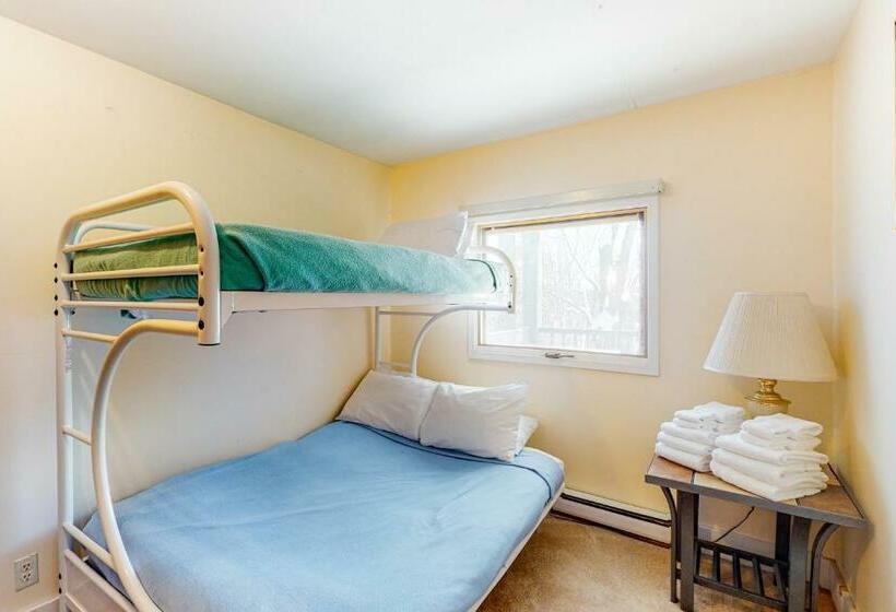 آپارتمان 3 خوابه, Trailside Retreat