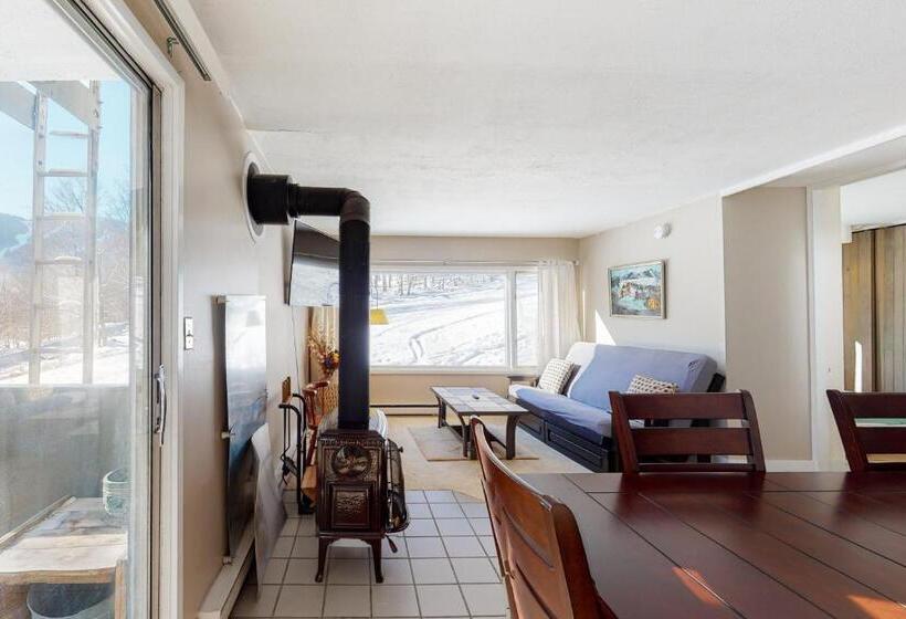 آپارتمان 3 خوابه, Trailside Retreat