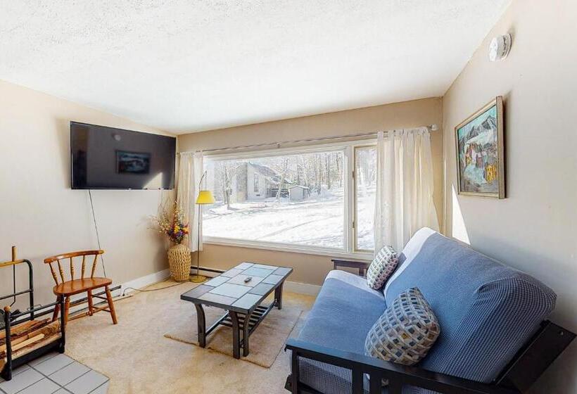 آپارتمان 3 خوابه, Trailside Retreat