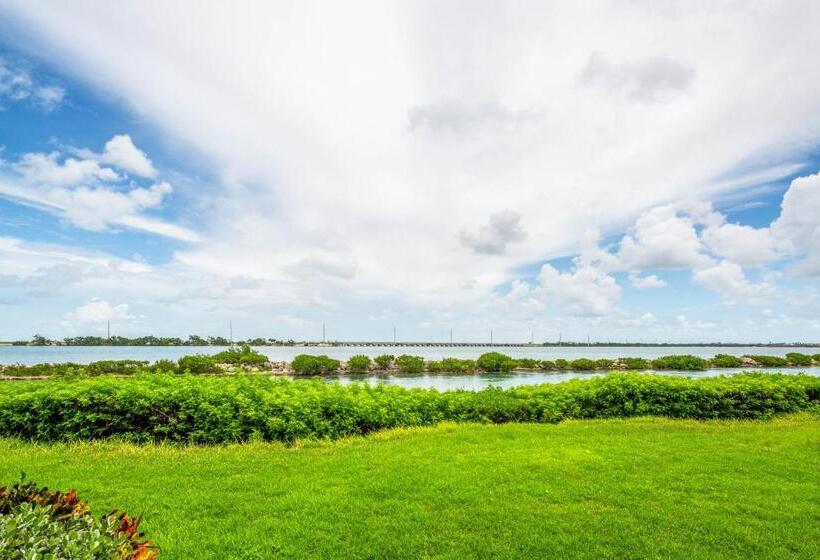 带2个卧室的公寓, Azure Breeze