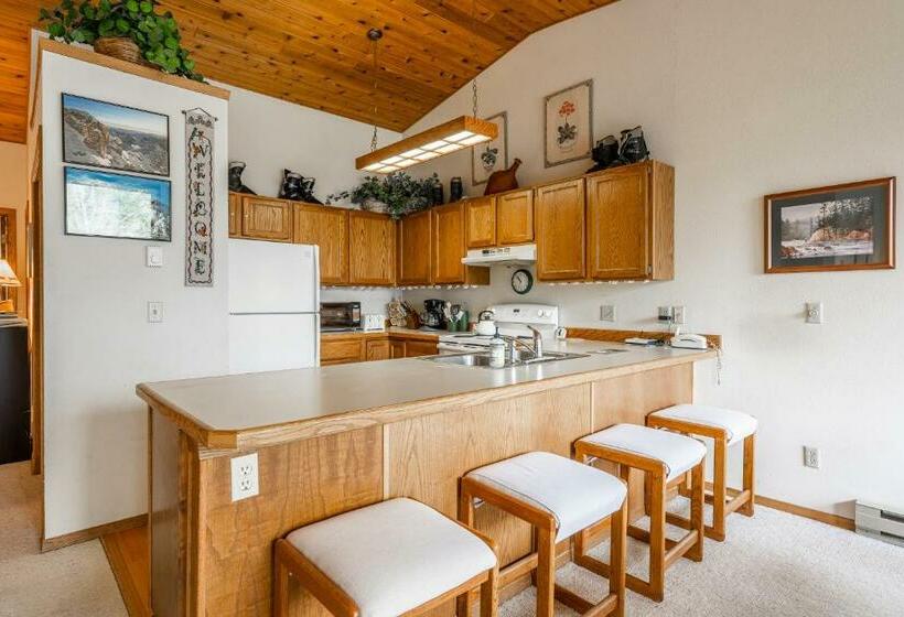 آپارتمان 3 خوابه, Hidden Village 724