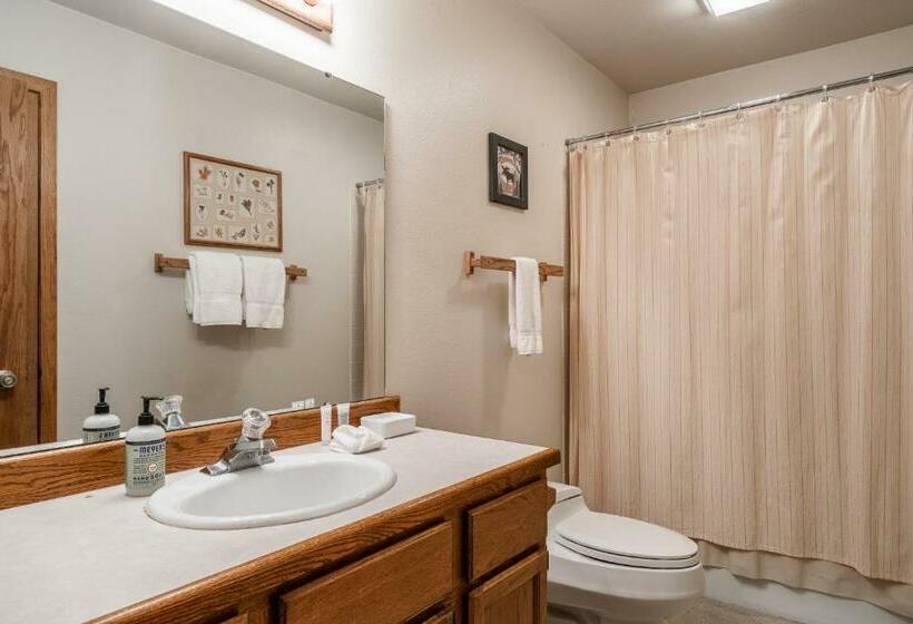 آپارتمان 3 خوابه, Hidden Village 724