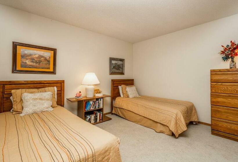 آپارتمان 3 خوابه, Hidden Village 724