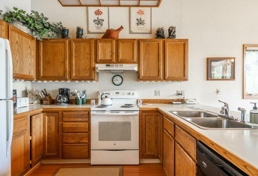 آپارتمان 3 خوابه, Hidden Village 724