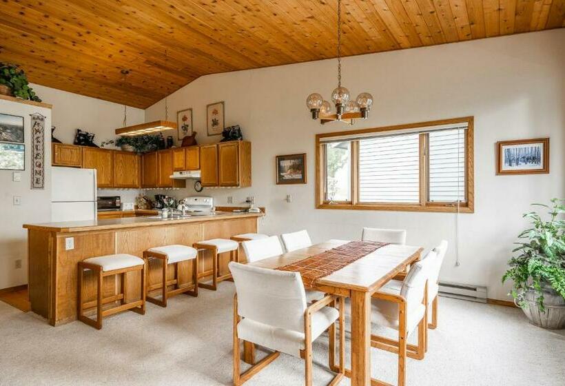 آپارتمان 3 خوابه, Hidden Village 724