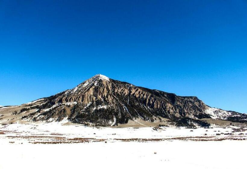 דירת שלושה חדרים, Mountain Jewel