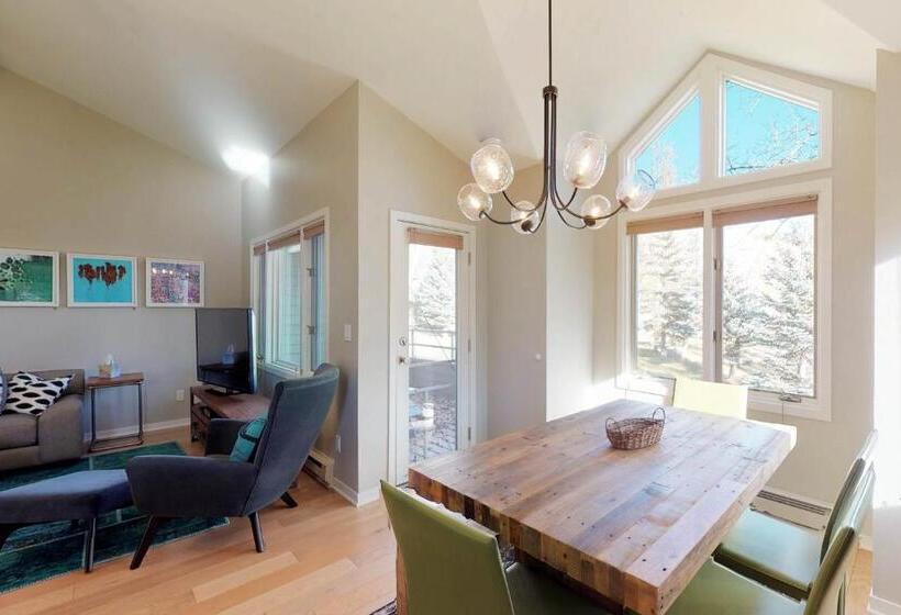 דירת שלושה חדרים, Mountain Jewel