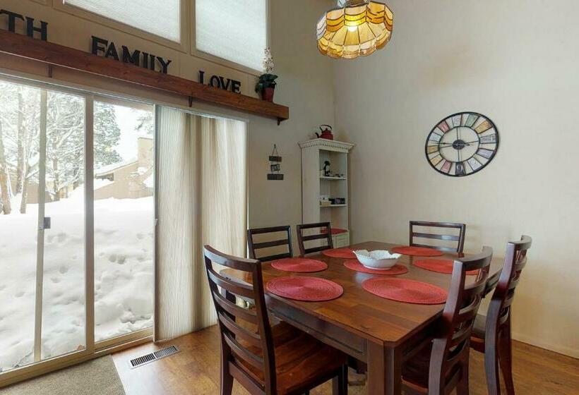 Апартаменты 2 Спальни, Pines 4013