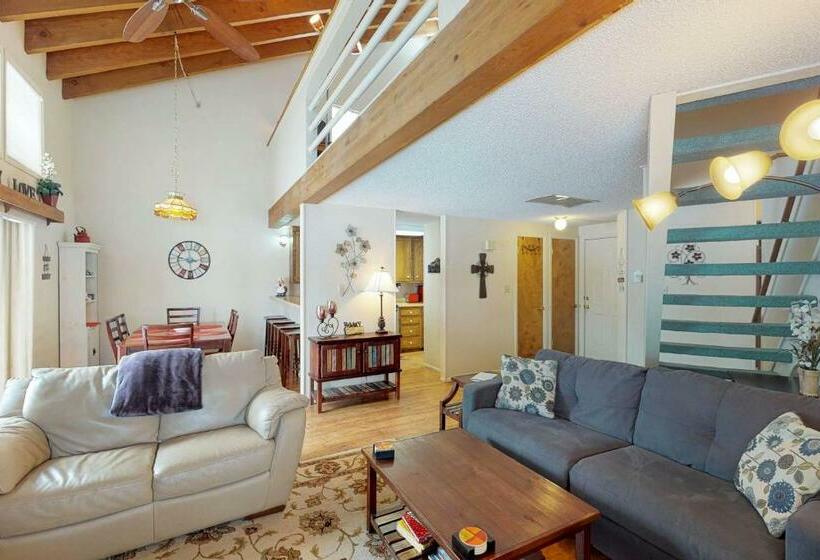 Апартаменты 2 Спальни, Pines 4013