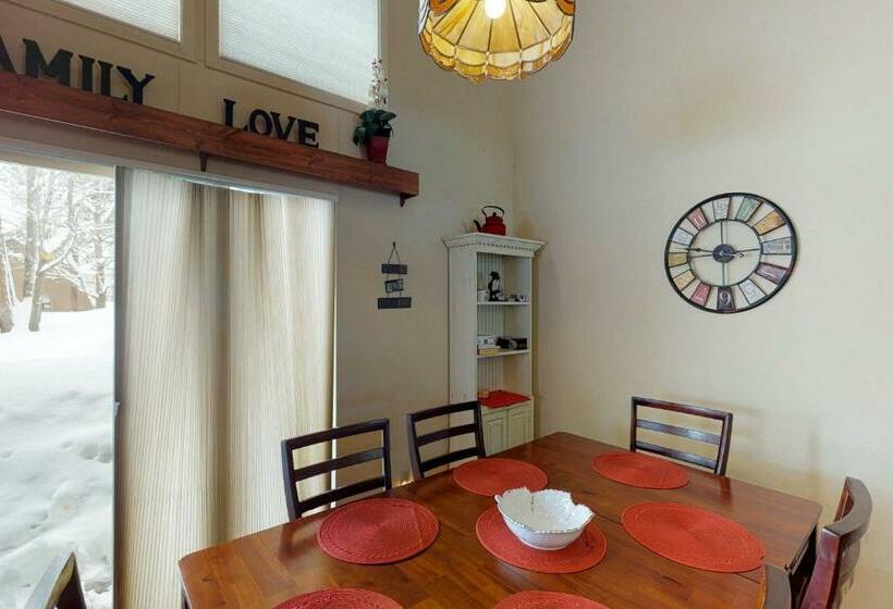 Апартаменты 2 Спальни, Pines 4013