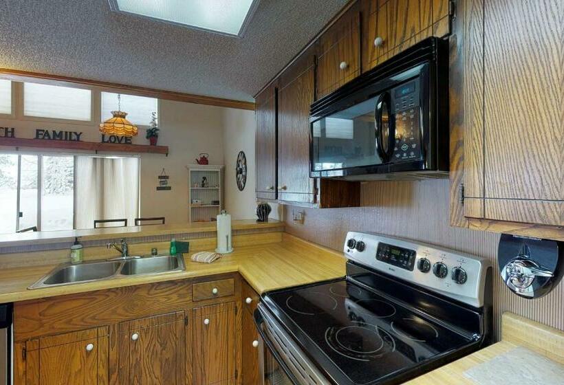 Апартаменты 2 Спальни, Pines 4013