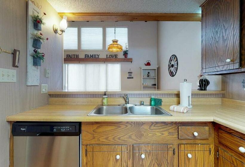 Апартаменты 2 Спальни, Pines 4013