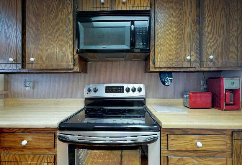 Апартаменты 2 Спальни, Pines 4013