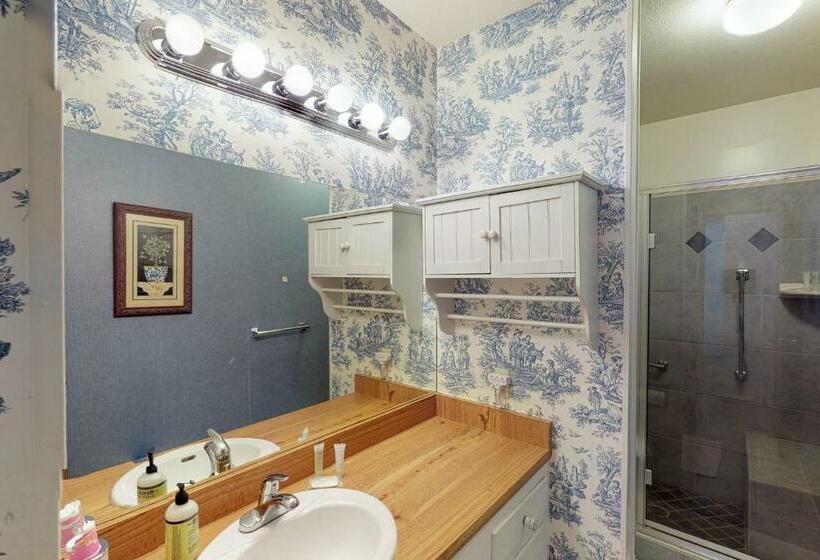 Апартаменты 2 Спальни, Pines 4013