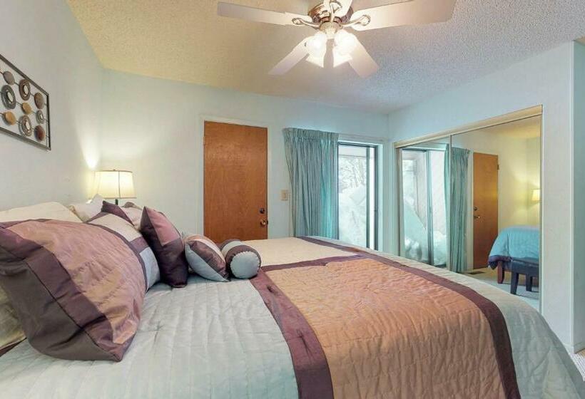 Апартаменты 2 Спальни, Pines 4013