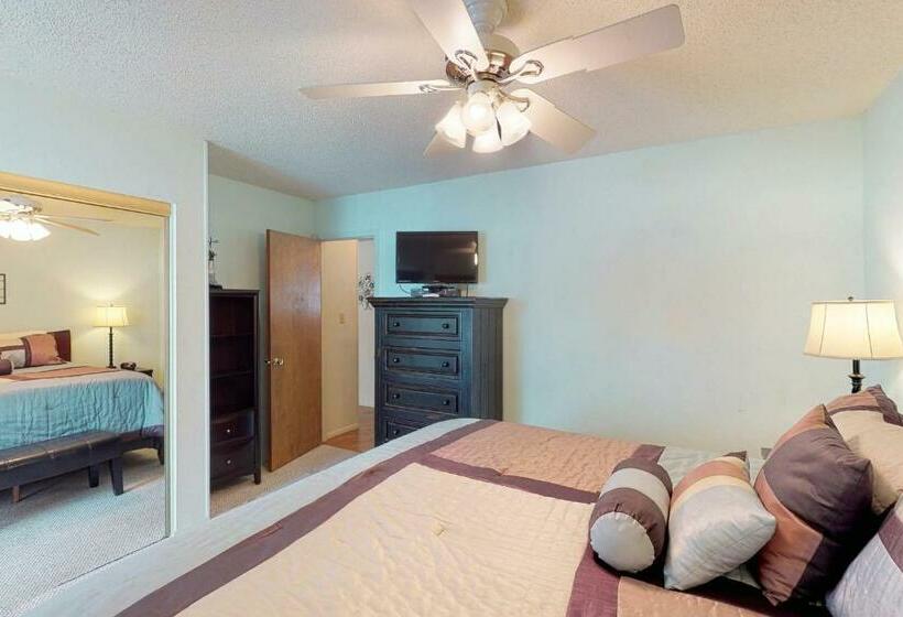 Апартаменты 2 Спальни, Pines 4013