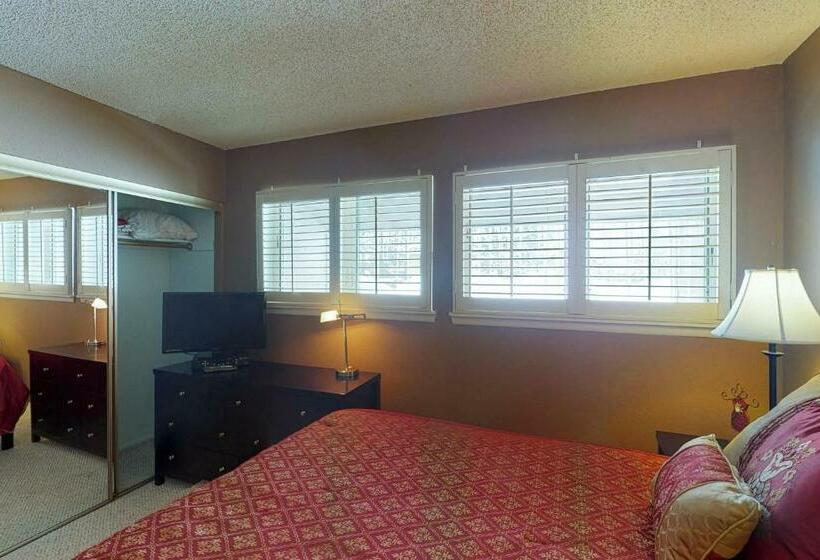 Апартаменты 2 Спальни, Pines 4013